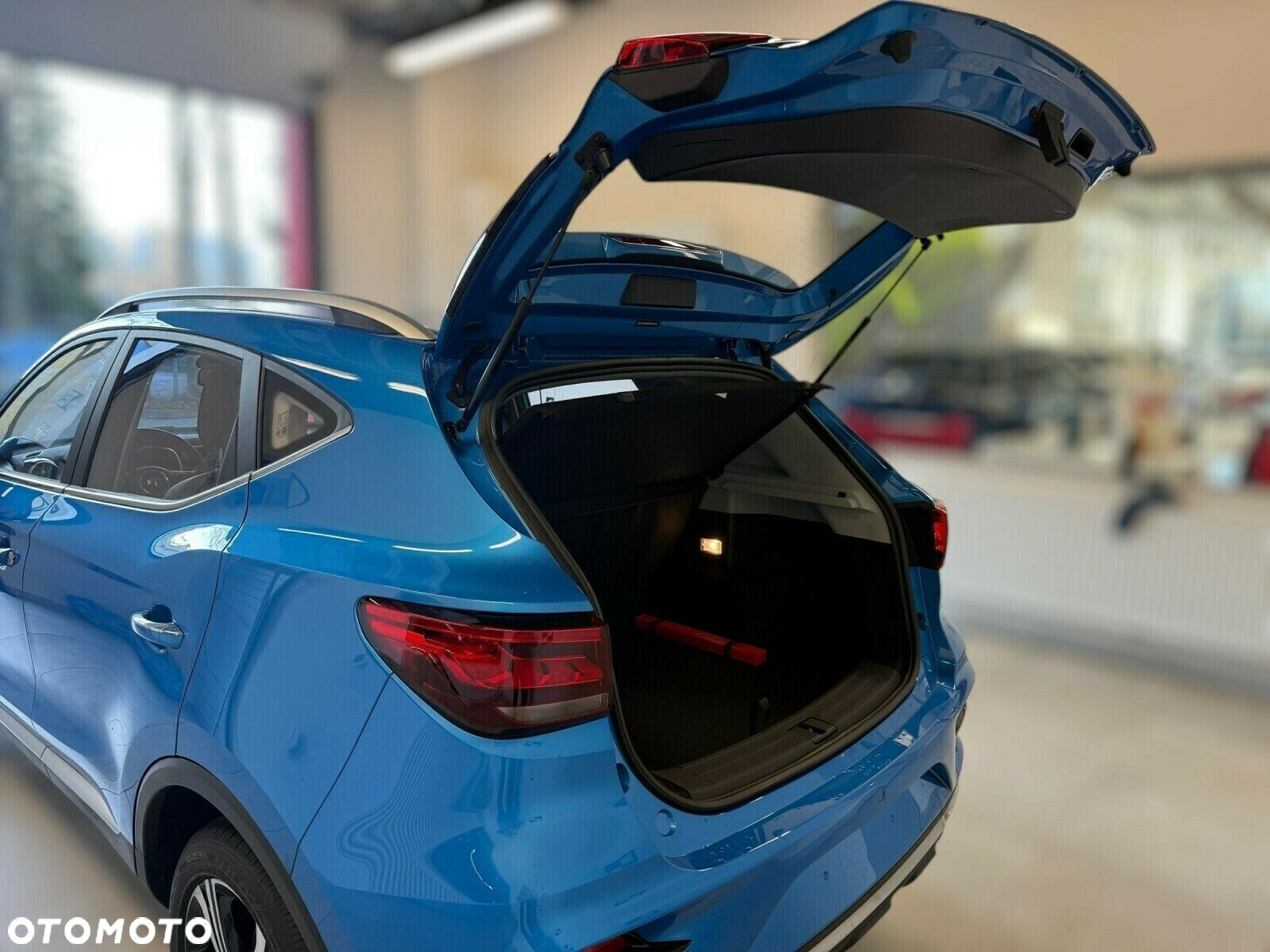 MG ZS - 8