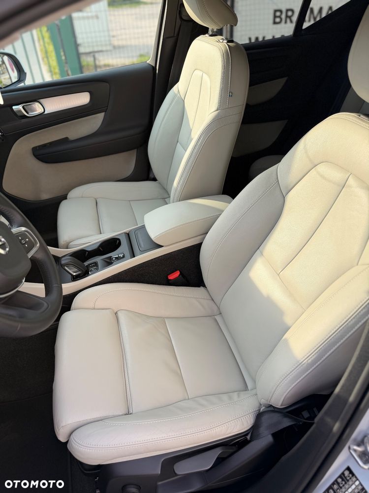 Volvo XC 40 T3 Momentum Pro - 3