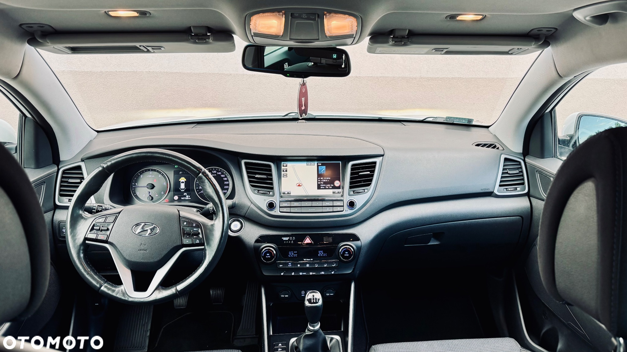 Hyundai Tucson 1.7 CRDI BlueDrive Style 2WD - 17
