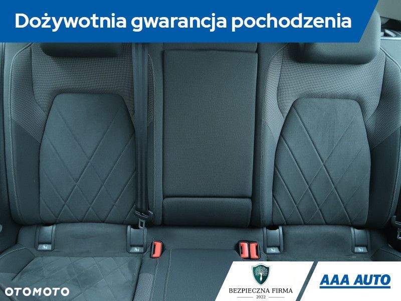 Volkswagen Golf - 11