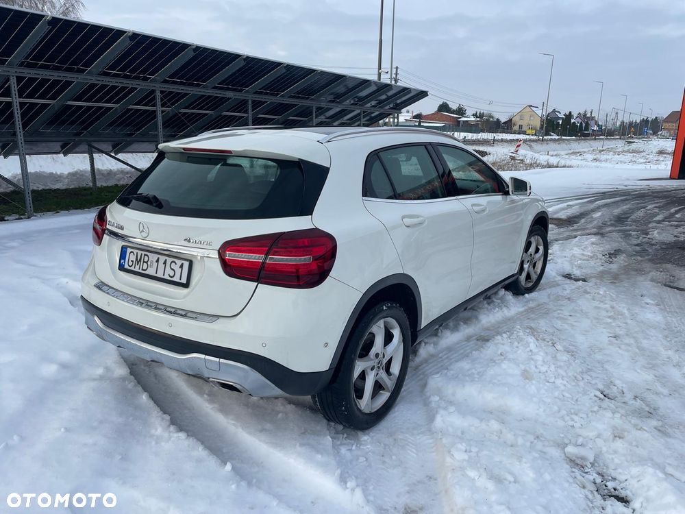 Mercedes-Benz GLA 220 4-Matic - 2