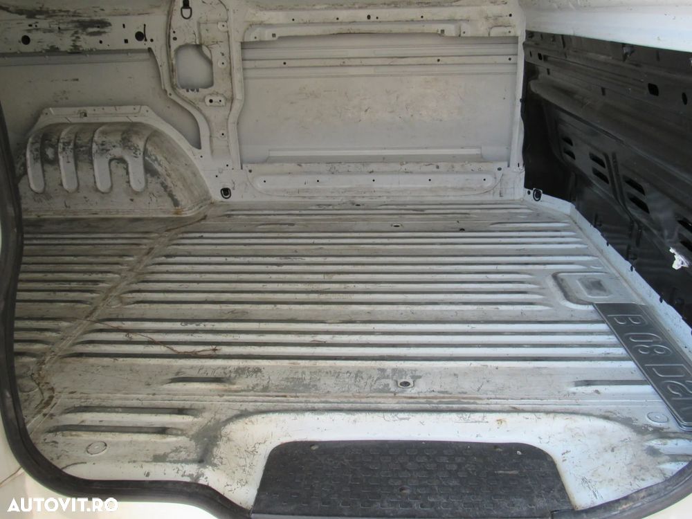 Renault Trafic - 15