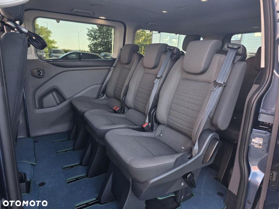 Ford Tourneo Custom - 16