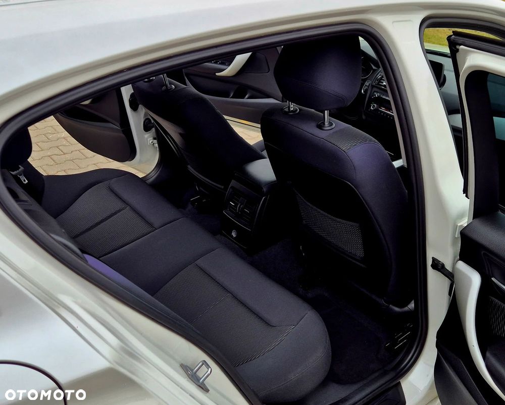 BMW Seria 1 118i Sport Line - 33