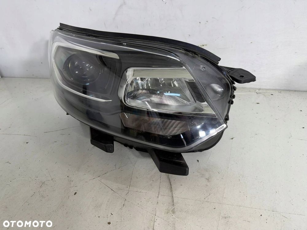 lampa prawy przód prawa przednia citroen jumpy iii eu - 2