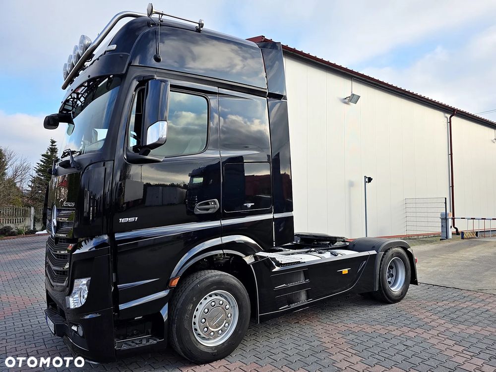 Mercedes-Benz ACTROS MP4 1851 / Giga / Aktywny tempomat / Klima postojowa / Standard 315/70/22.5 - 3