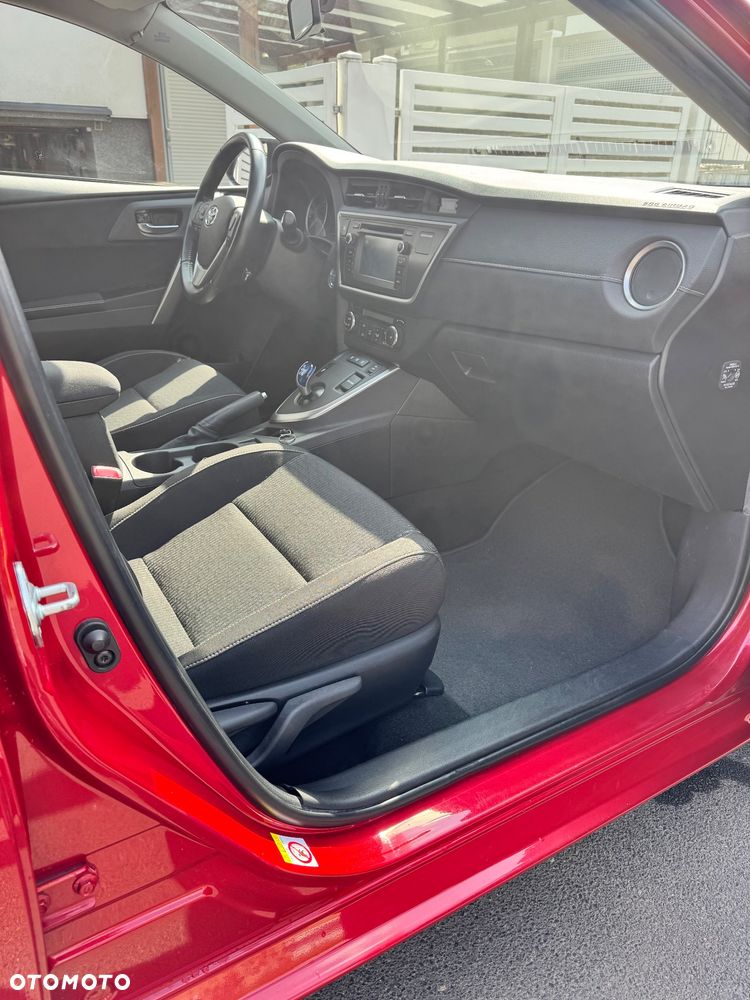 Toyota Auris ver-1-8-hsd-luna - 20