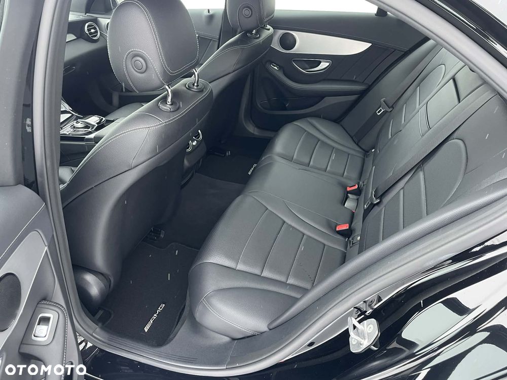 Mercedes-Benz Klasa C 200 4-Matic 7G-TRONIC - 26
