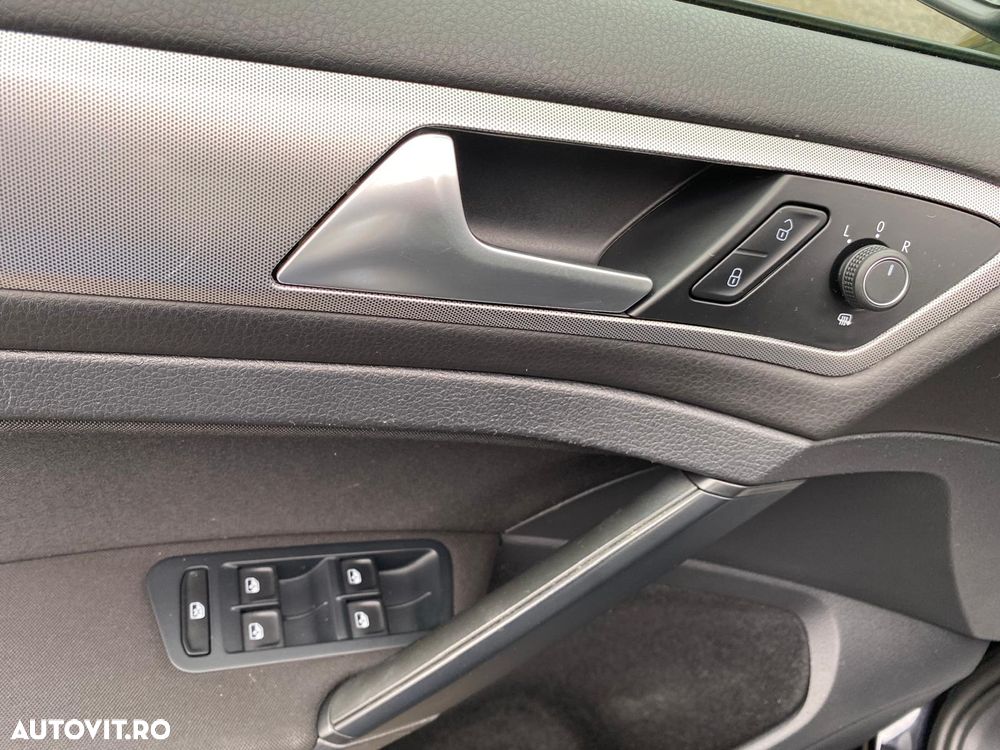 Volkswagen Golf 1.6 TDI (BlueMotion Technology) Trendline - 12