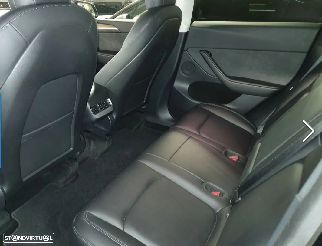 Tesla Model Y Long Range Dual Motor AWD - 9