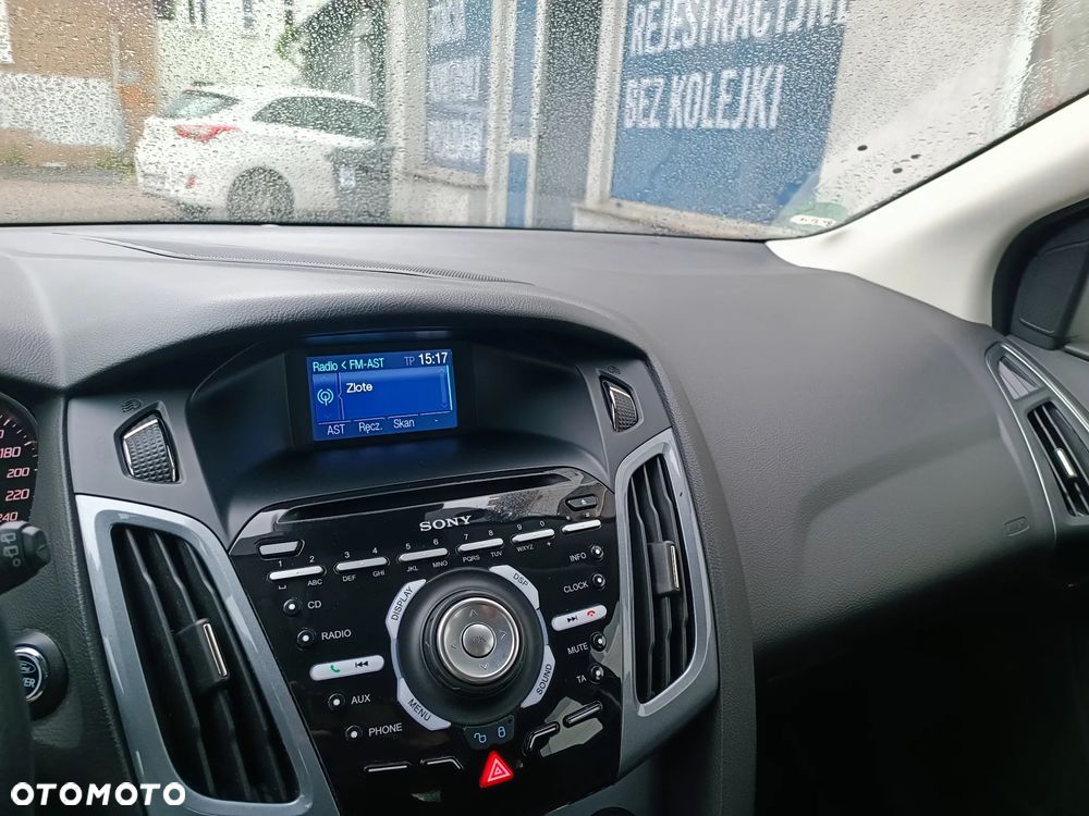 Ford Focus 1.6 EcoBoost Titanium - 19