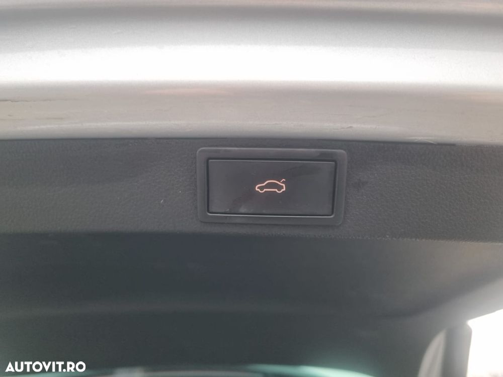 Skoda Octavia Combi Diesel 2.0 TDI DSG Ambition - 16