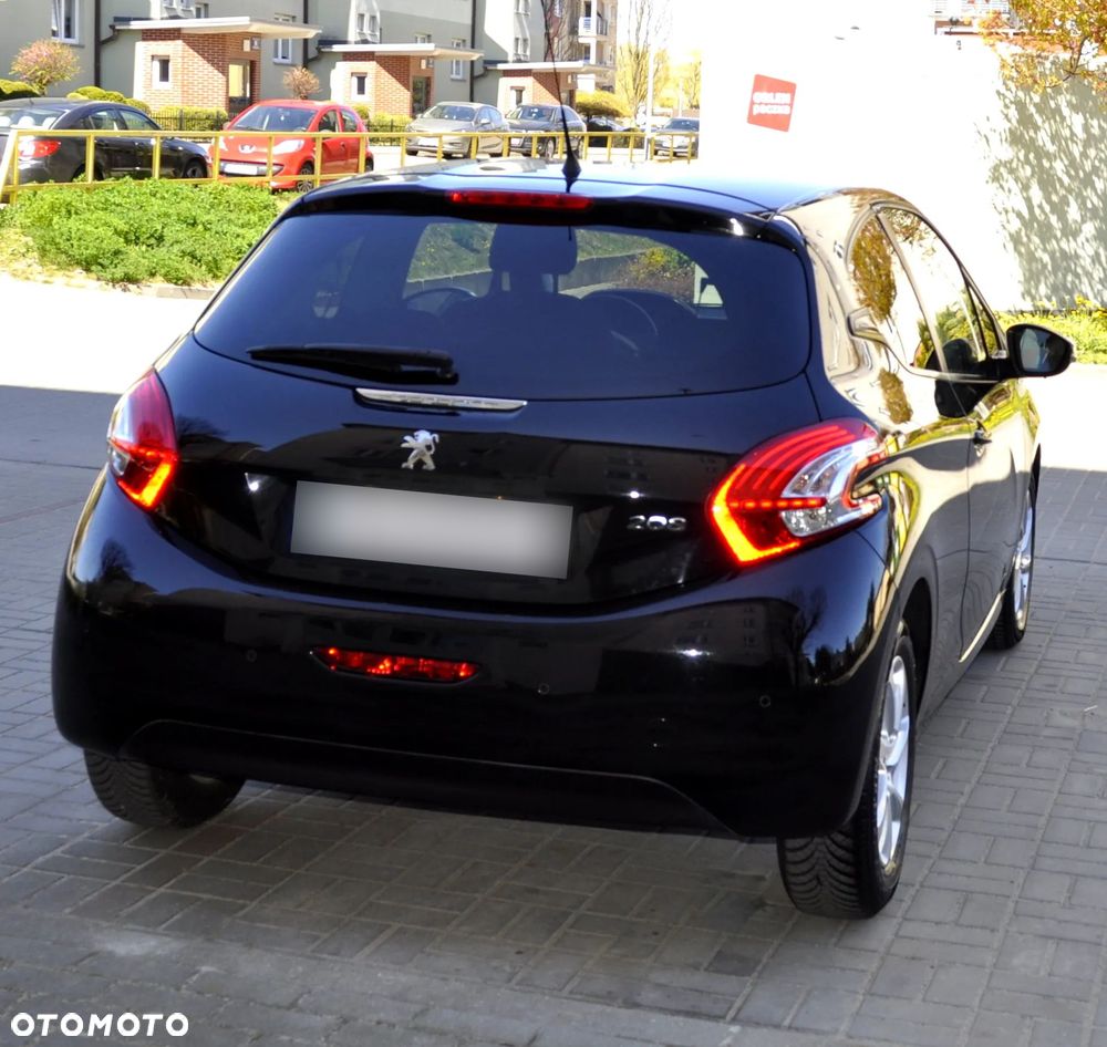Peugeot 208 82 PureTech Style - 6