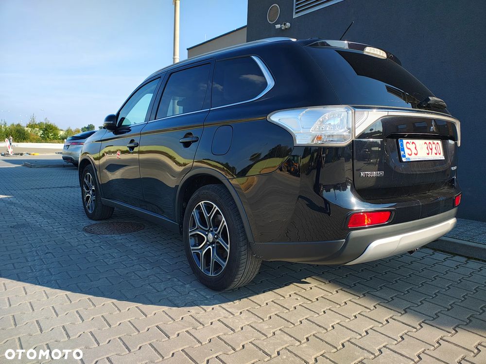 Mitsubishi Outlander - 11