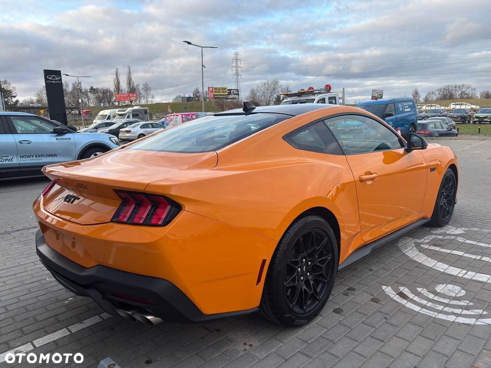 Ford Mustang - 8