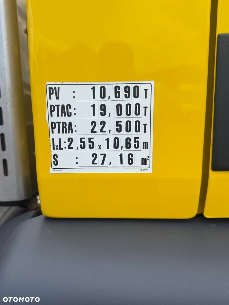 Renault C 320 SKRZYNIA 7.40m HDS FASSI F120B.1.22 + PILOT / 4x2 / STAN BDB - 17