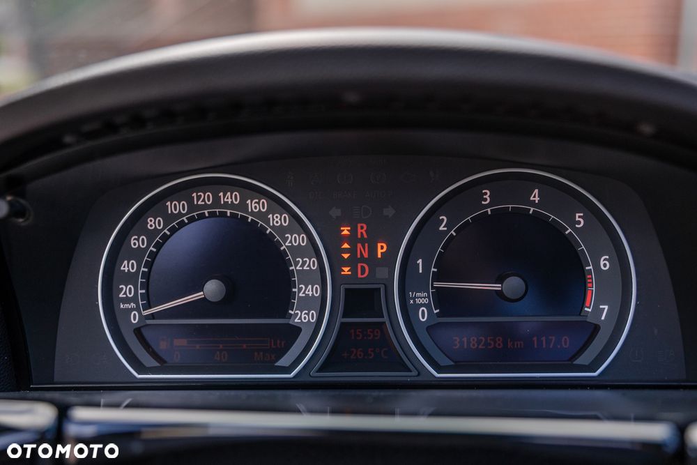 BMW Seria 7 750i - 20
