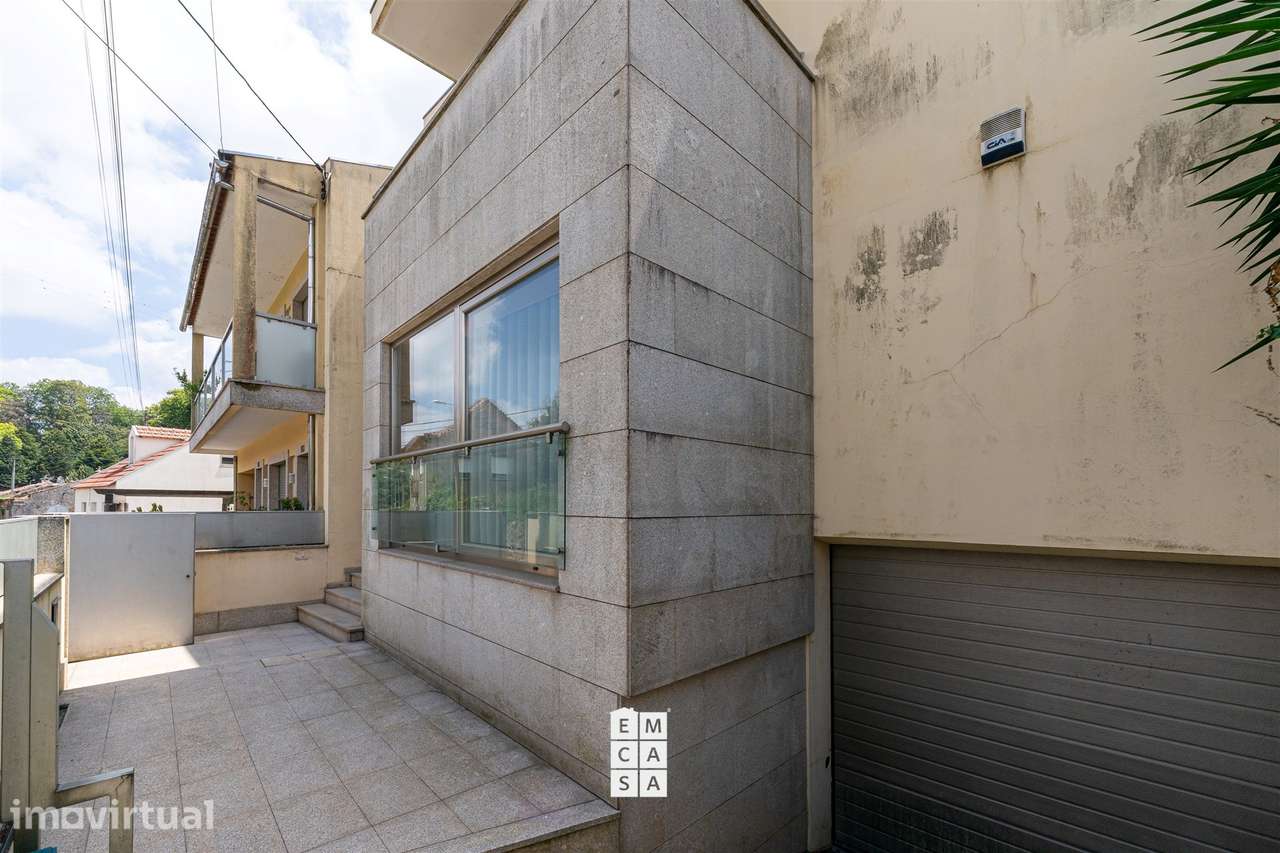 Moradia T3 com Piscina | Elegância, Conforto e Exclusividade junto ao - Grande imagem: 3/60