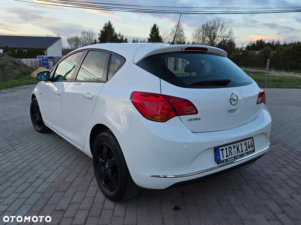 Opel Astra 1.6 Active - 24