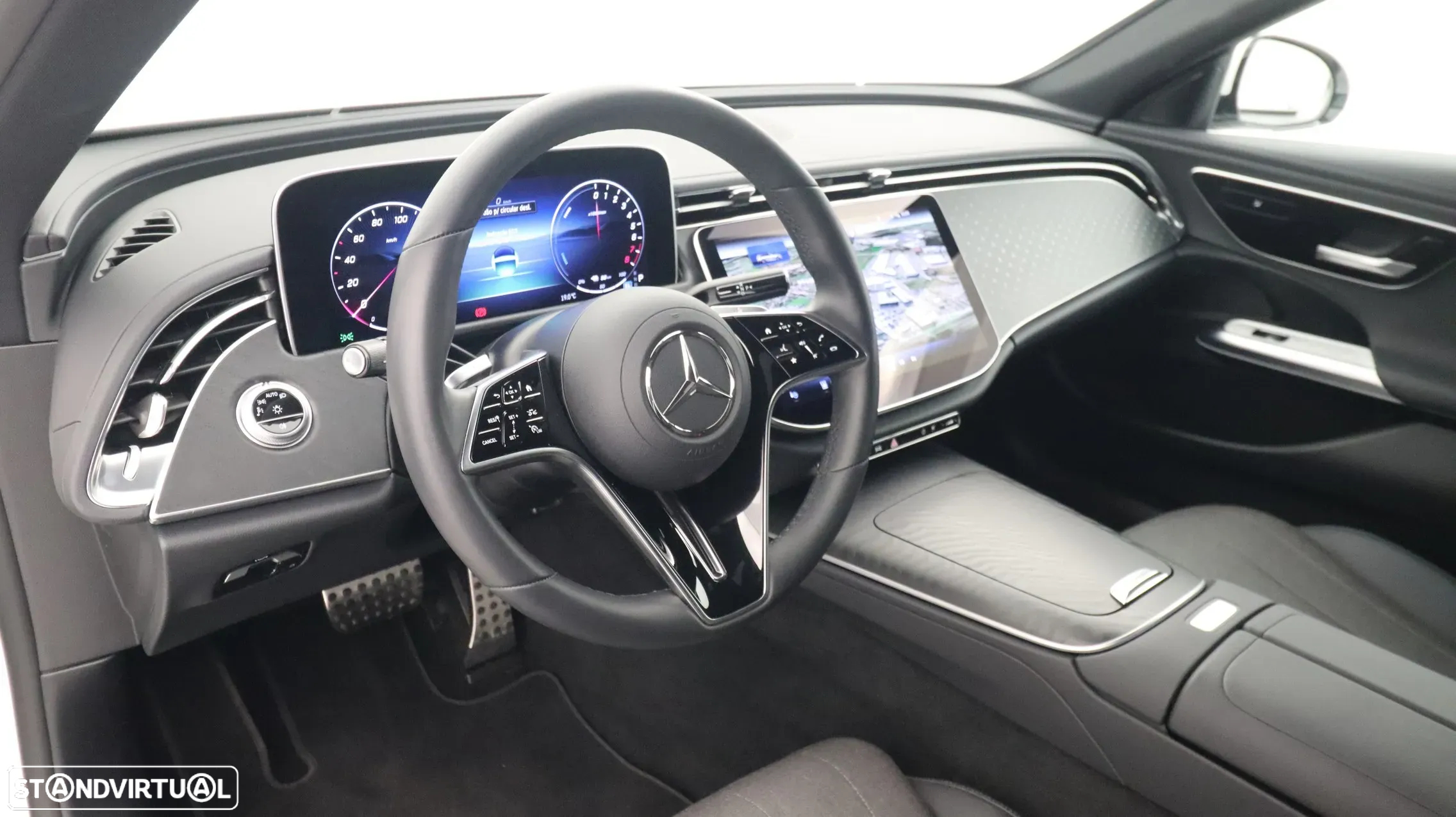 Mercedes-Benz E 300 Standard - 26
