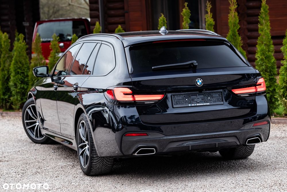 BMW Seria 5 520d M Sport - 10