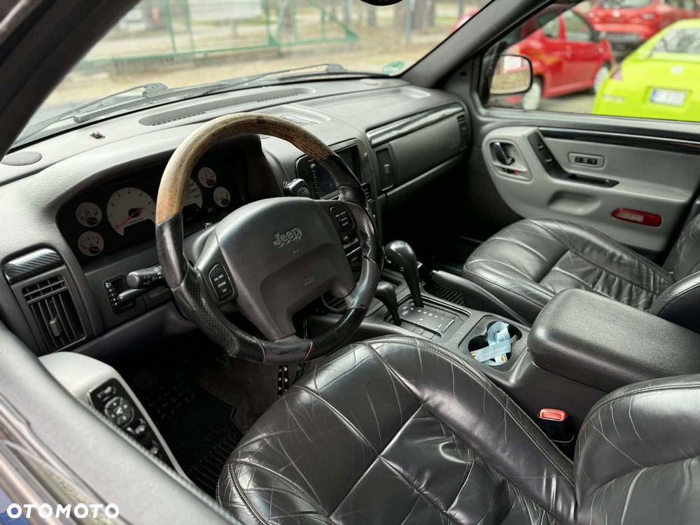 Jeep Grand Cherokee - 15