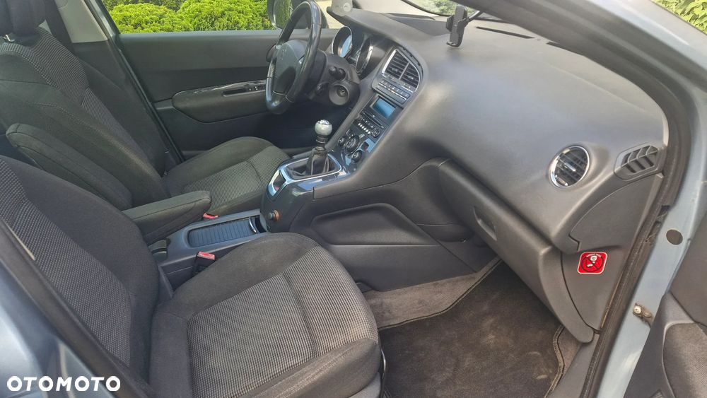 Peugeot 5008 - 13
