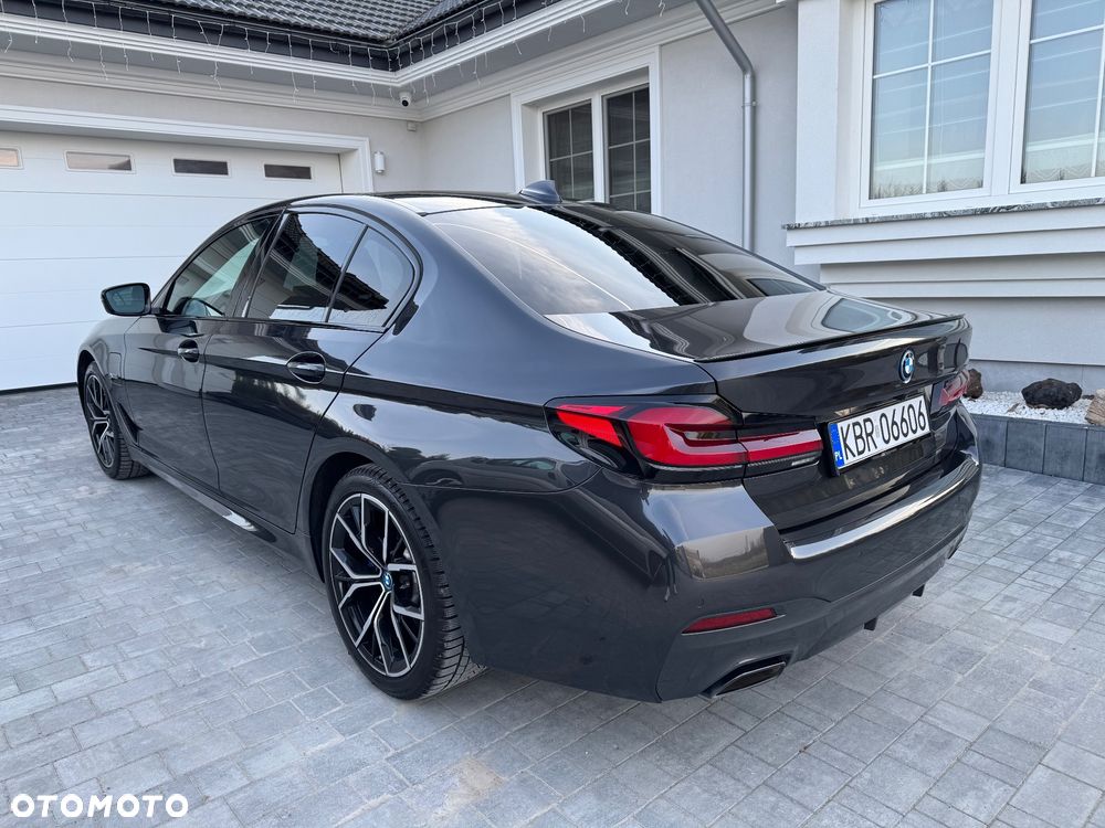 BMW Seria 5 530e xDrive M Sport Edition - 12