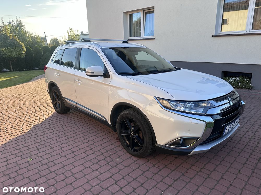 Mitsubishi Outlander - 1