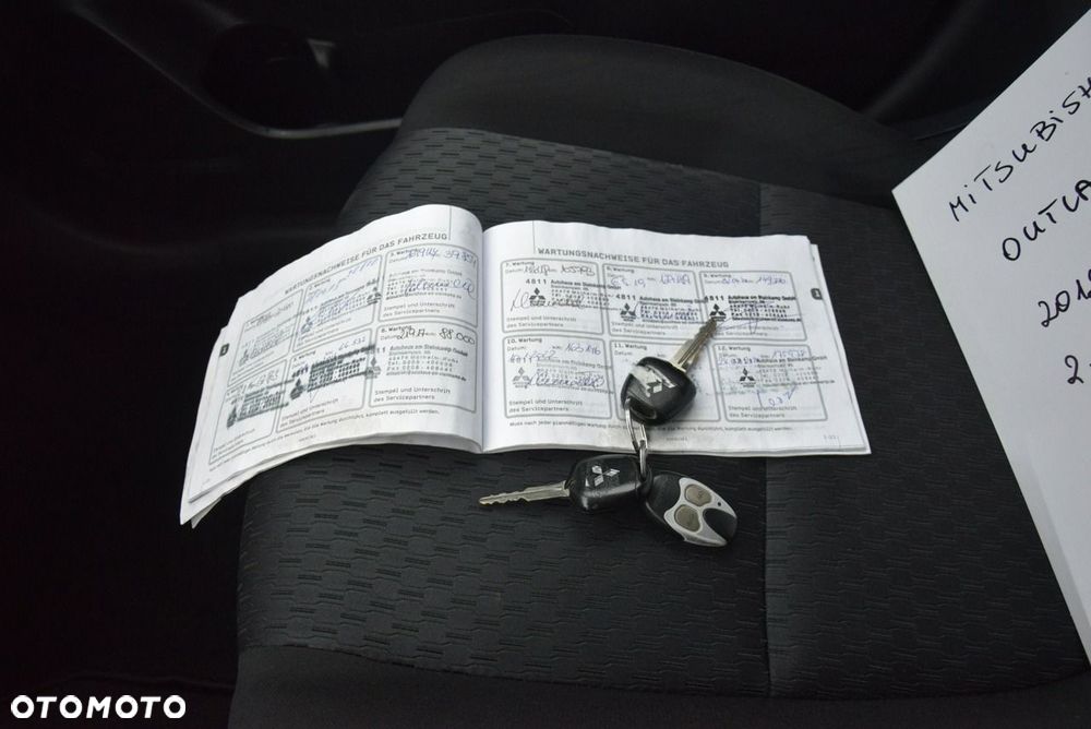 Mitsubishi Outlander 2.0 4WD Invite - 35