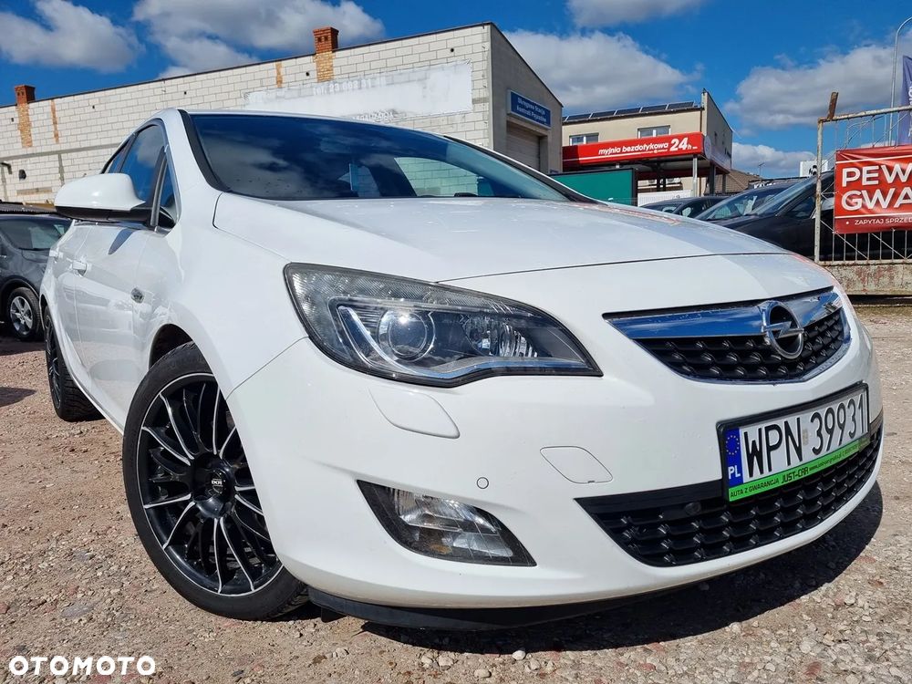 Opel Astra 1.6 Turbo White Edition - 4