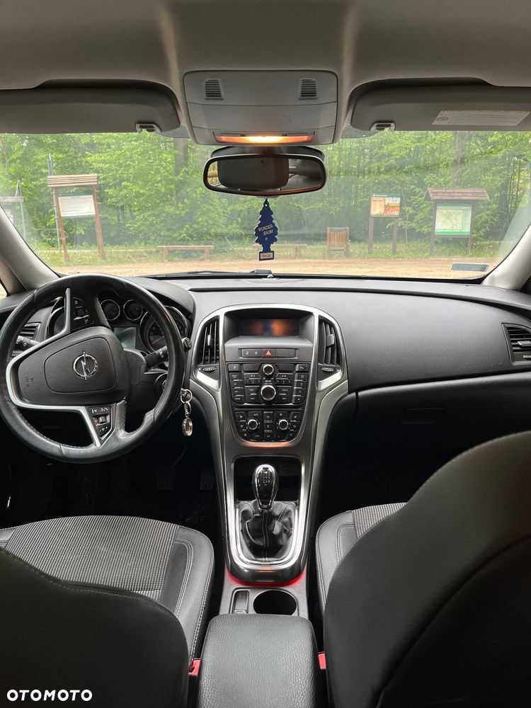 Opel Astra 1.4 Turbo - 11