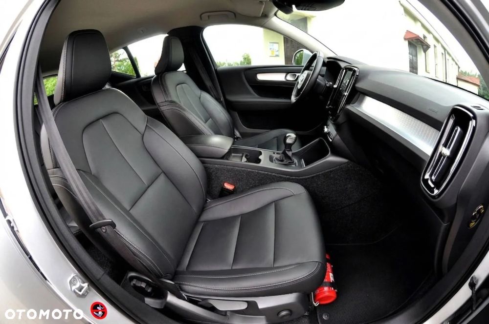 Volvo XC 40 T3 Momentum Pro - 18