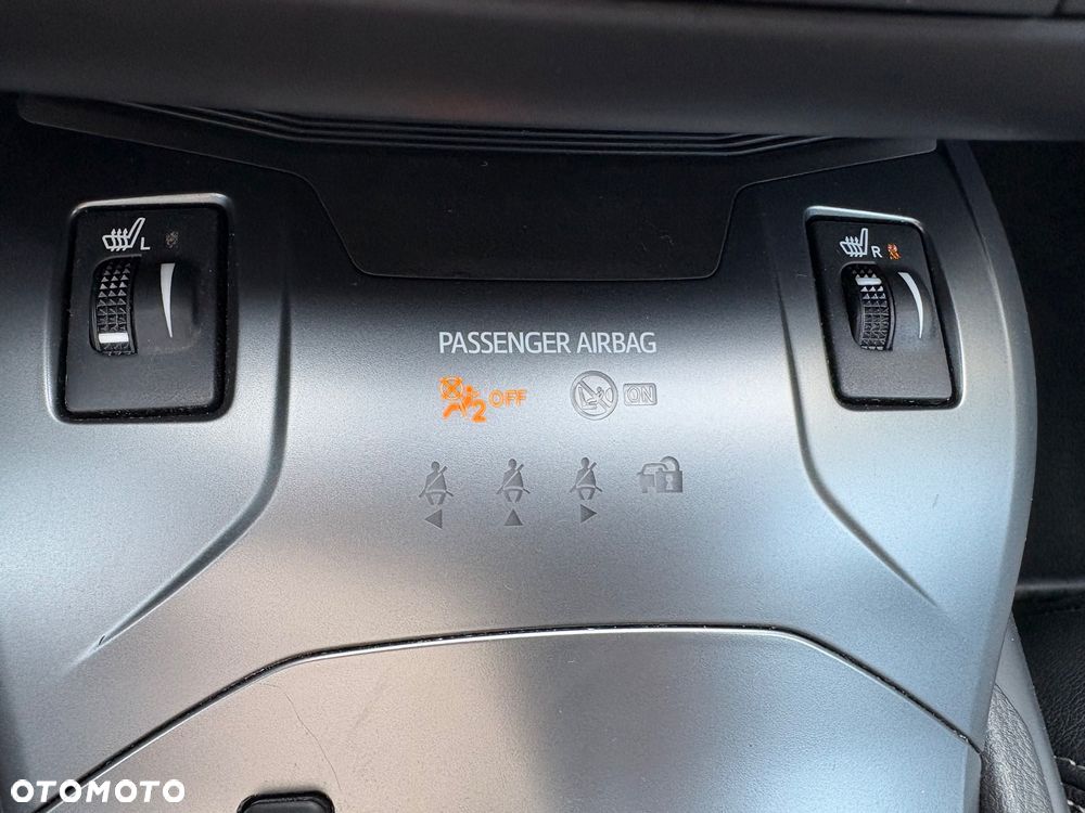 Toyota Avensis 1.8 Premium MS - 22