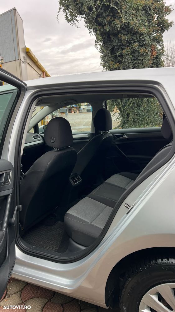 Volkswagen Golf 1.6 TDI DPF BlueMotion - 8