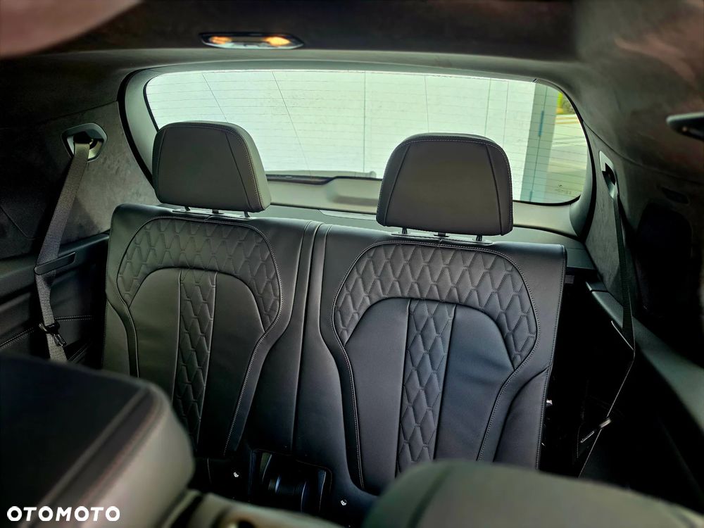 BMW X7 xDrive40d mHEV Individual Edition sport - 37