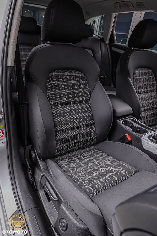 Audi A4 Avant 2.0 TDI DPF multitronic S line Sportpaket - 11