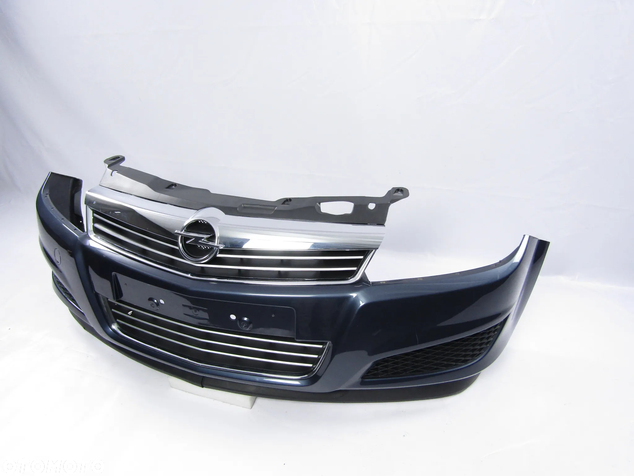Zderzak przedni Opel Astra H 07 - 12 Hatchback / Kombi Lakier 168 - 9
