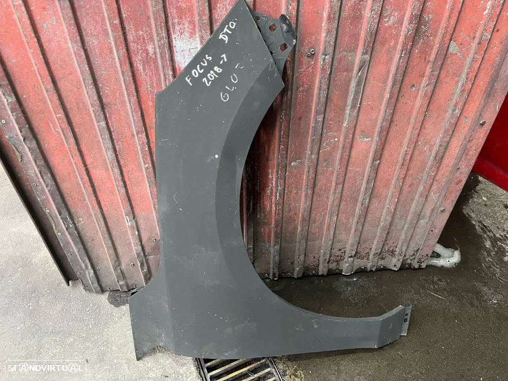 FORD FOCUS IV GUARDA LAMAS DIREITO - GL032