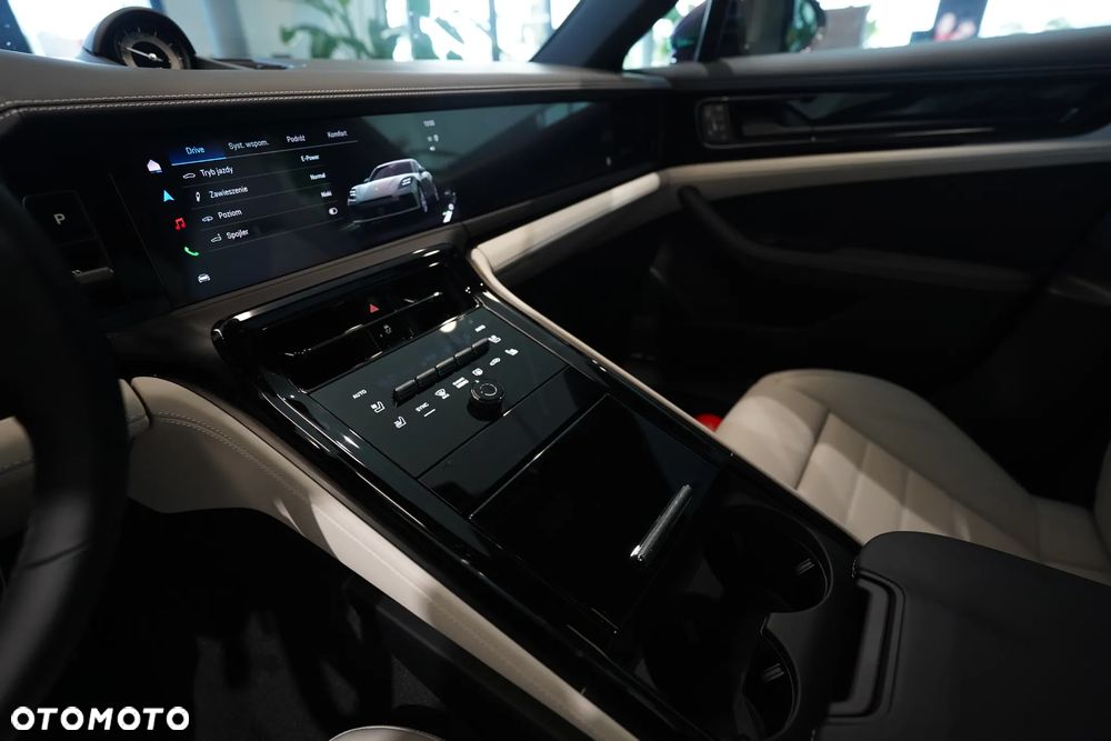 Porsche Panamera 4S E-Hybrid PHEV - 25