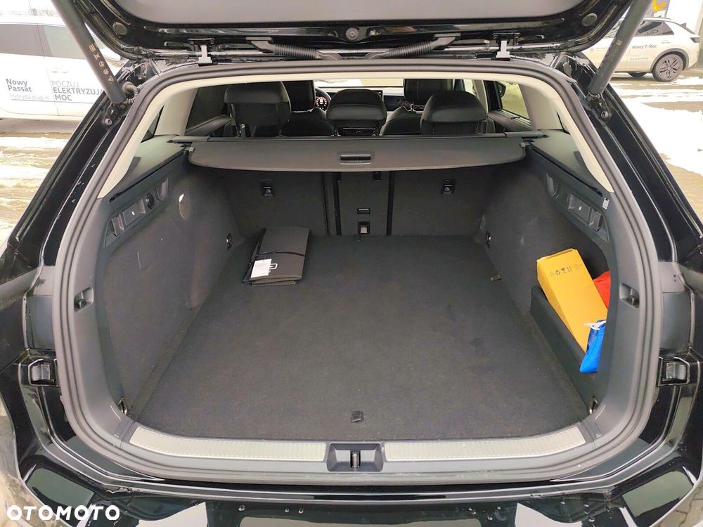 Volkswagen Passat - 32