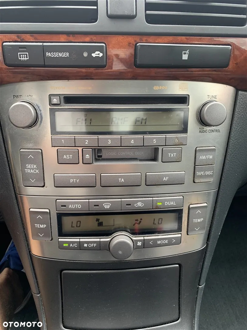 Toyota Avensis 2.2 D-4D X Premium - 11