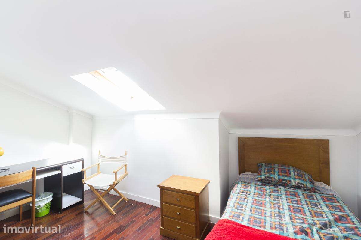 Quarto - localizado em Montes Claros Coimbra - Grande imagem: 3/23