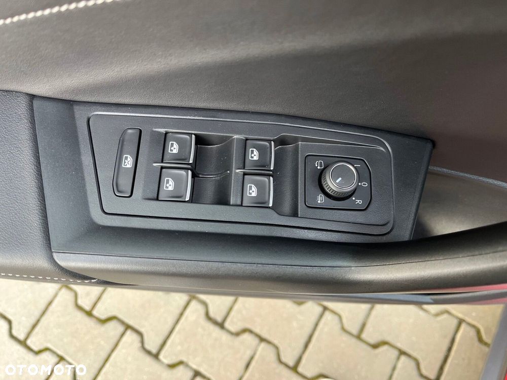 Volkswagen T-Roc 1.5 TSI Style - 23