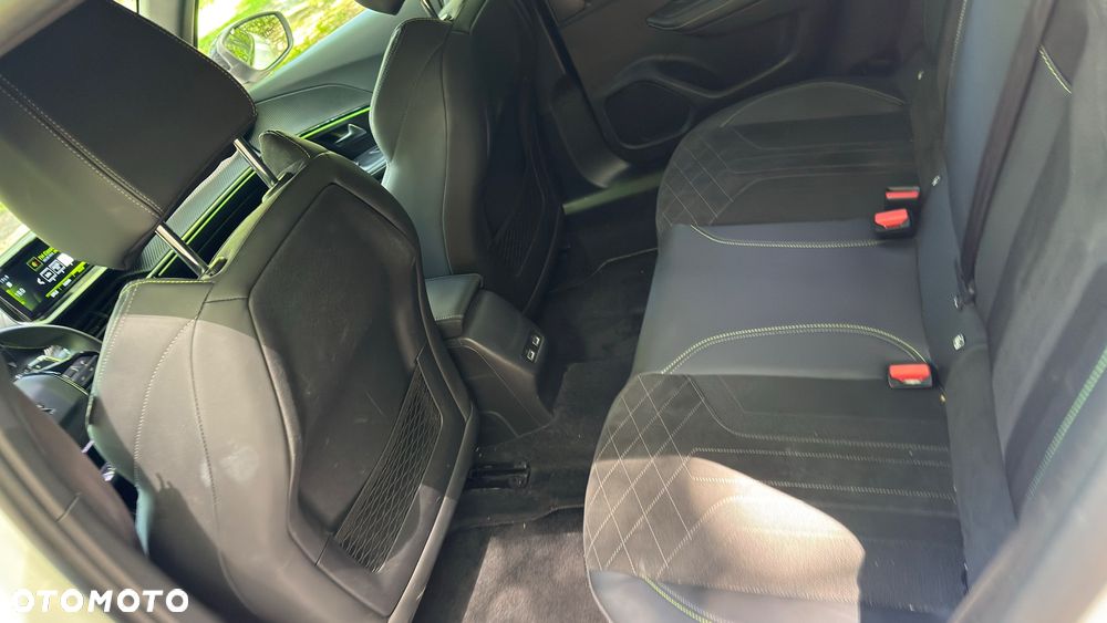 Peugeot 2008 PureTech 130 Allure S&S EAT8 - 14