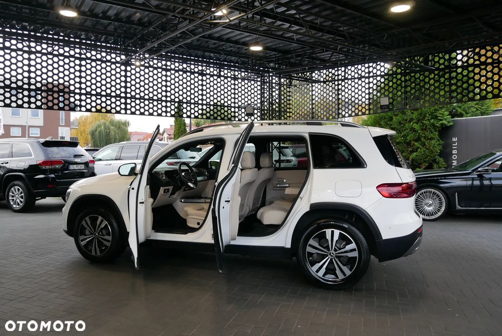 Mercedes-Benz GLB 250 4Matic 8G-DCT - 6