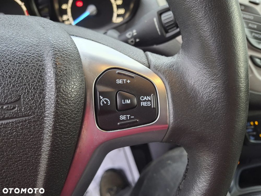 Ford Tourneo Courier 1.0 EcoBoost Ambiente - 26