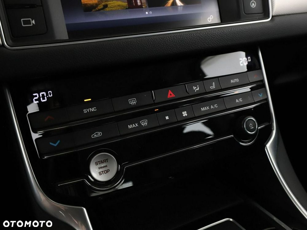 Jaguar XF E-Performance Prestige - 27