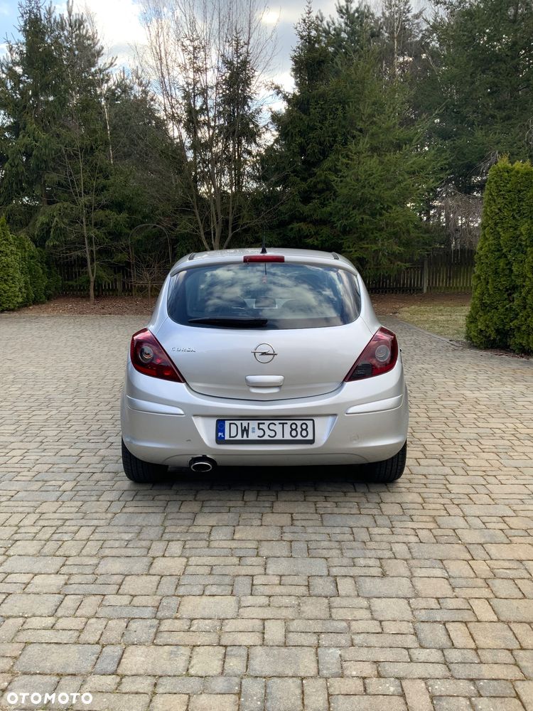 Opel Corsa 1.4 16V Cosmo - 7