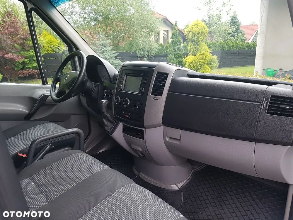 Mercedes-Benz Sprinter - 13